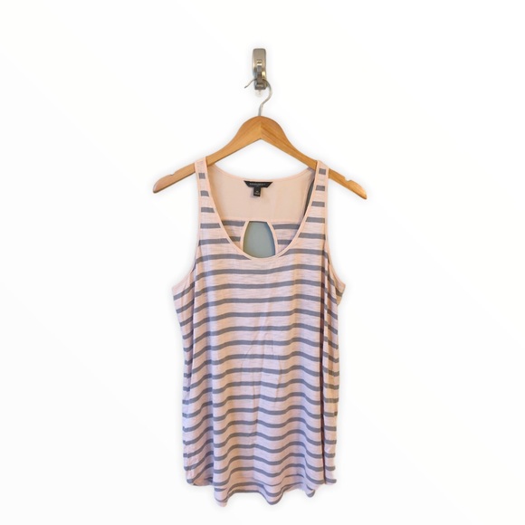 Banana Republic Ladies Tank - Medium - Relaxed Fit - Racerback - Pink - Picture 1 of 3